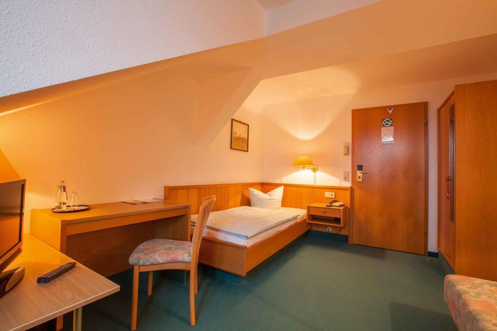 Hotel Arcus Elsterwerda Zimmer foto